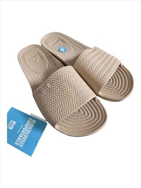 NWT Reef Water Scout Waterproof Slides - Tan